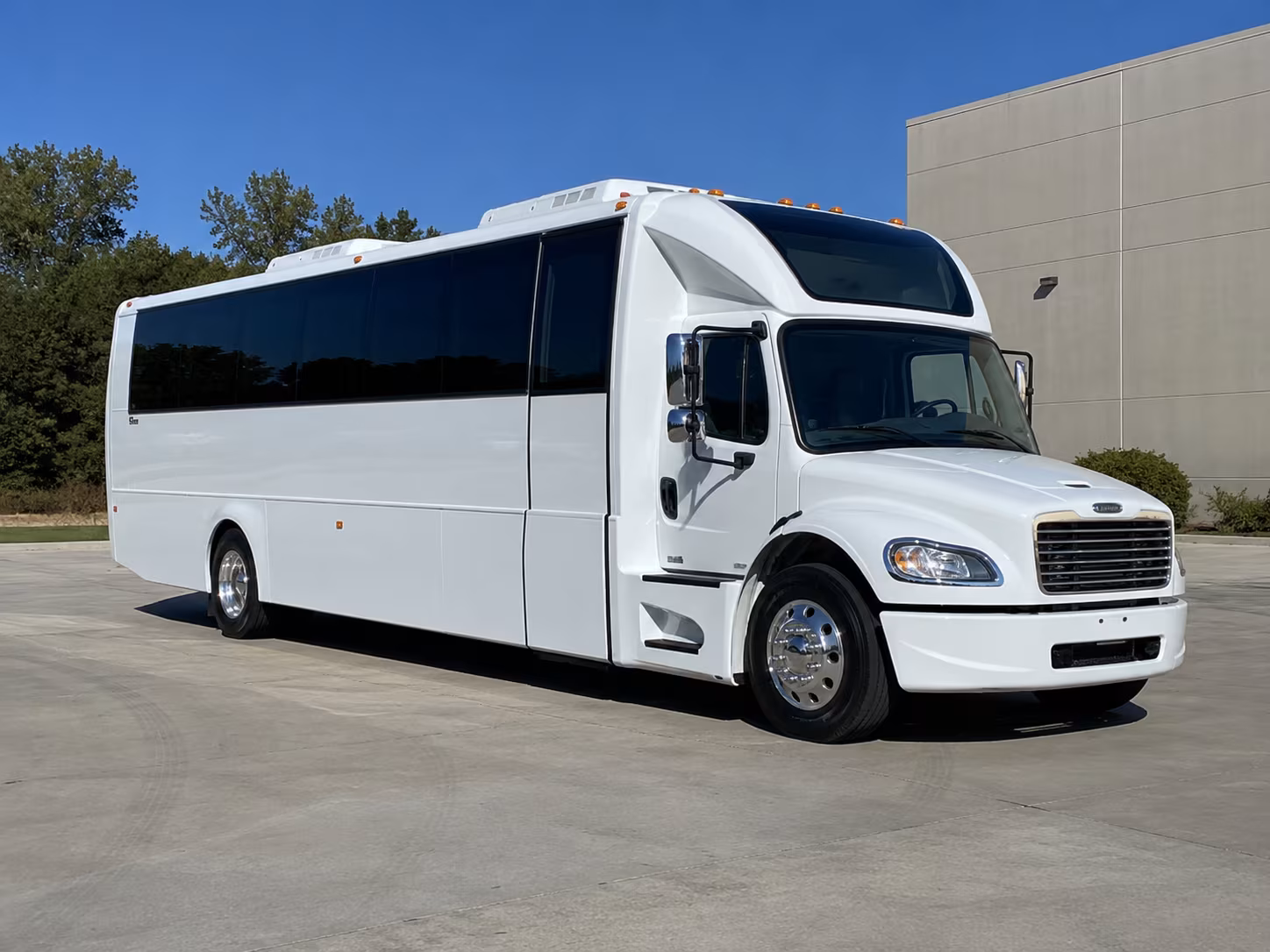 st peters 28 passenger party bus